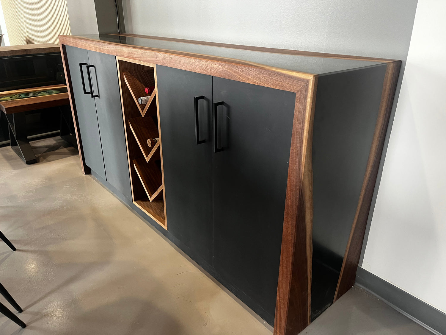 Custom Dining Tables Near Ottawa: Build the Heart of Your Home